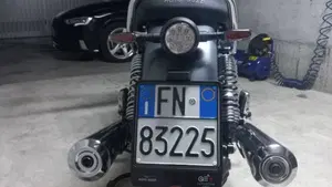 Moto Guzzi V7 Special (2021 - 24)  (3)