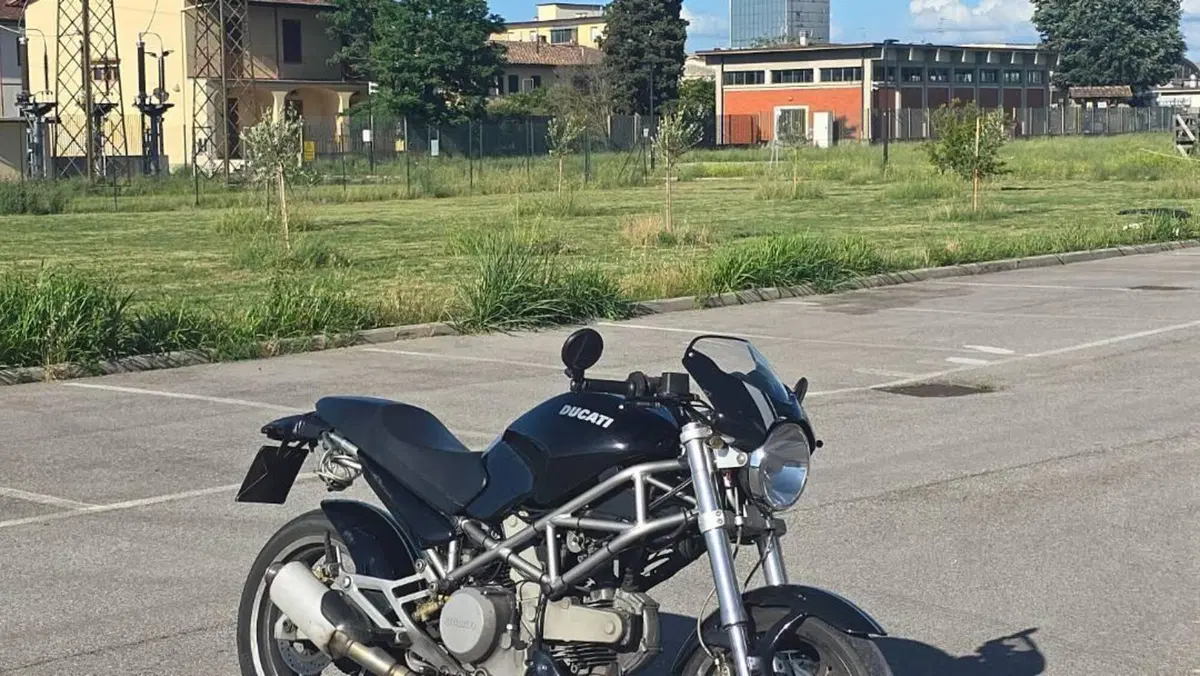 Ducati Monster 620 I.E (2002) 