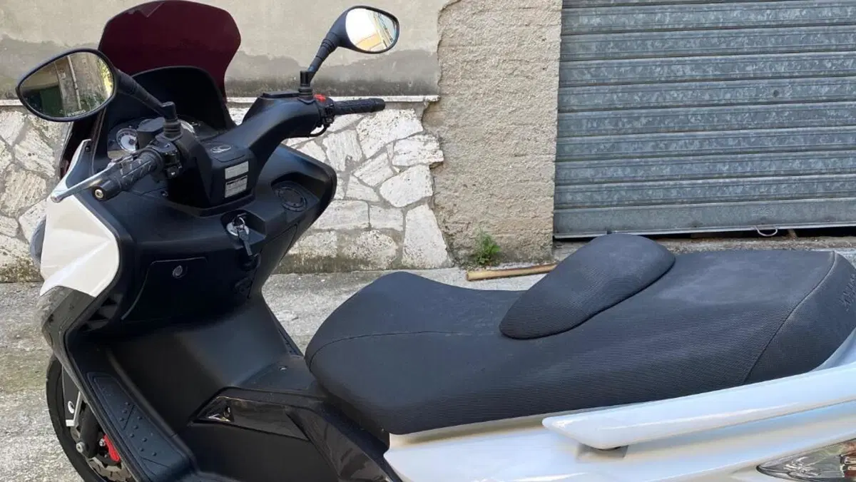 Kymco Xciting 300i R (2007 - 14)  (3)