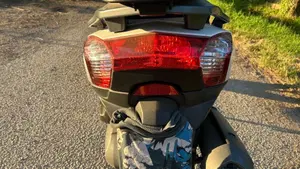 Kymco Downtown 300i (2009 - 17)  (10)