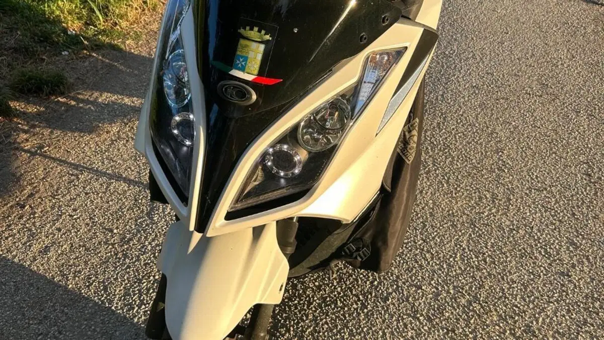 Kymco Downtown 300i (2009 - 17)  (20)