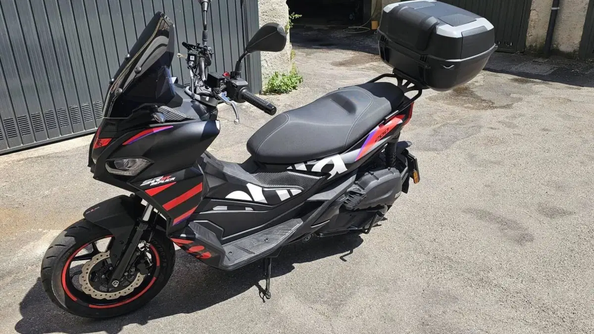 Aprilia SR GT 200 Replica (2024 - 25)  (4)