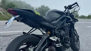 Triumph Street Triple 765 RS (2023 - 26)  (2)
