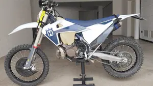 Husqvarna TE 300i (2020)  (2)