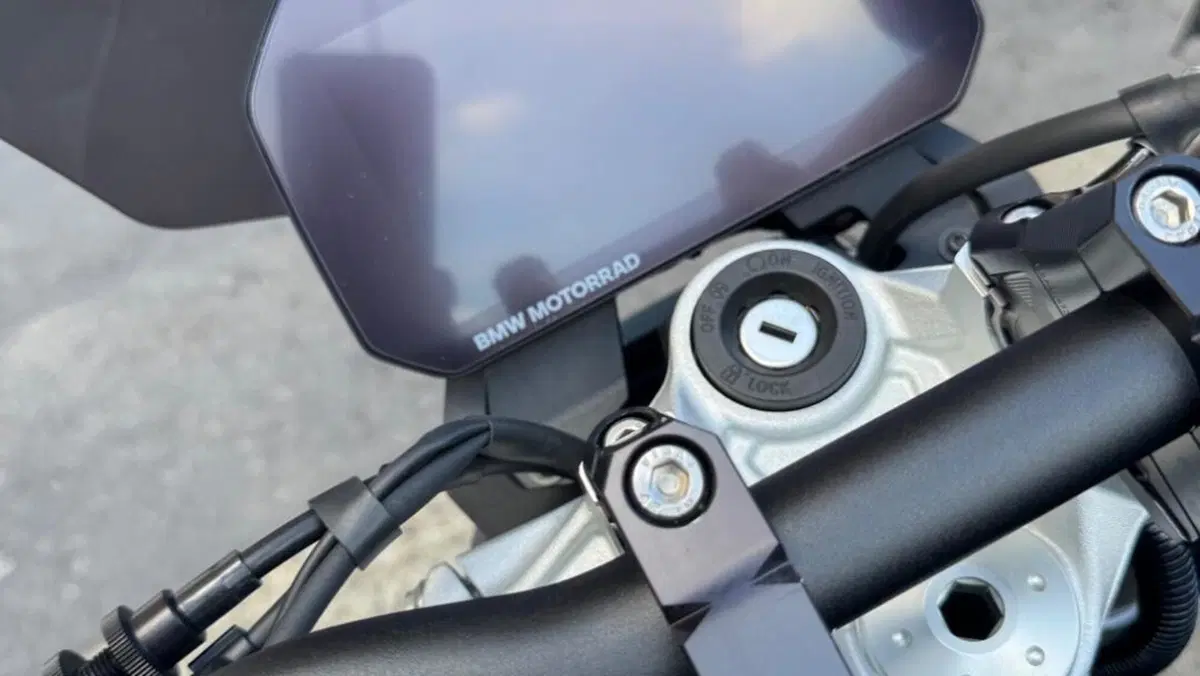 Bmw F 900 R (2025 - 27)  (2)
