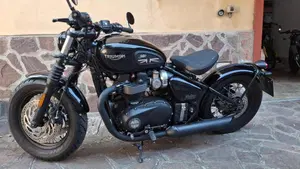 Triumph Bonneville Bobber Black 1200 (2018 - 20)  (2)