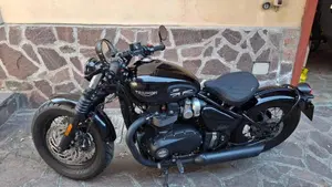 Triumph Bonneville Bobber Black 1200 (2018 - 20)  (3)