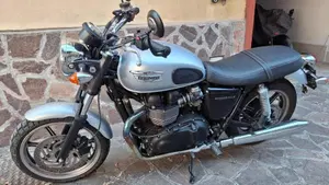 Triumph Bonneville T100 SE (2014)  (2)