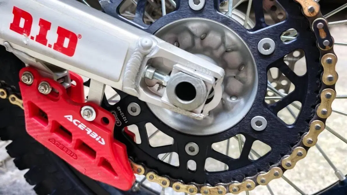 Honda CRF 450R (2024)  (4)