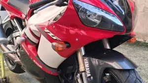 Yamaha YZF R1 (2000 - 01)  (3)