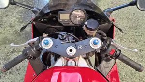 Yamaha YZF R1 (2000 - 01)  (4)