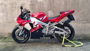 Yamaha YZF R1 (2000 - 01)  (7)