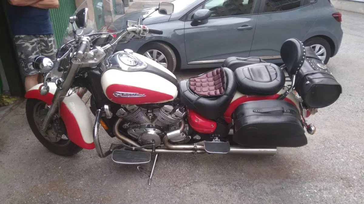 Yamaha XVZ 1300 Venture Star (2000 - 02)  (4)