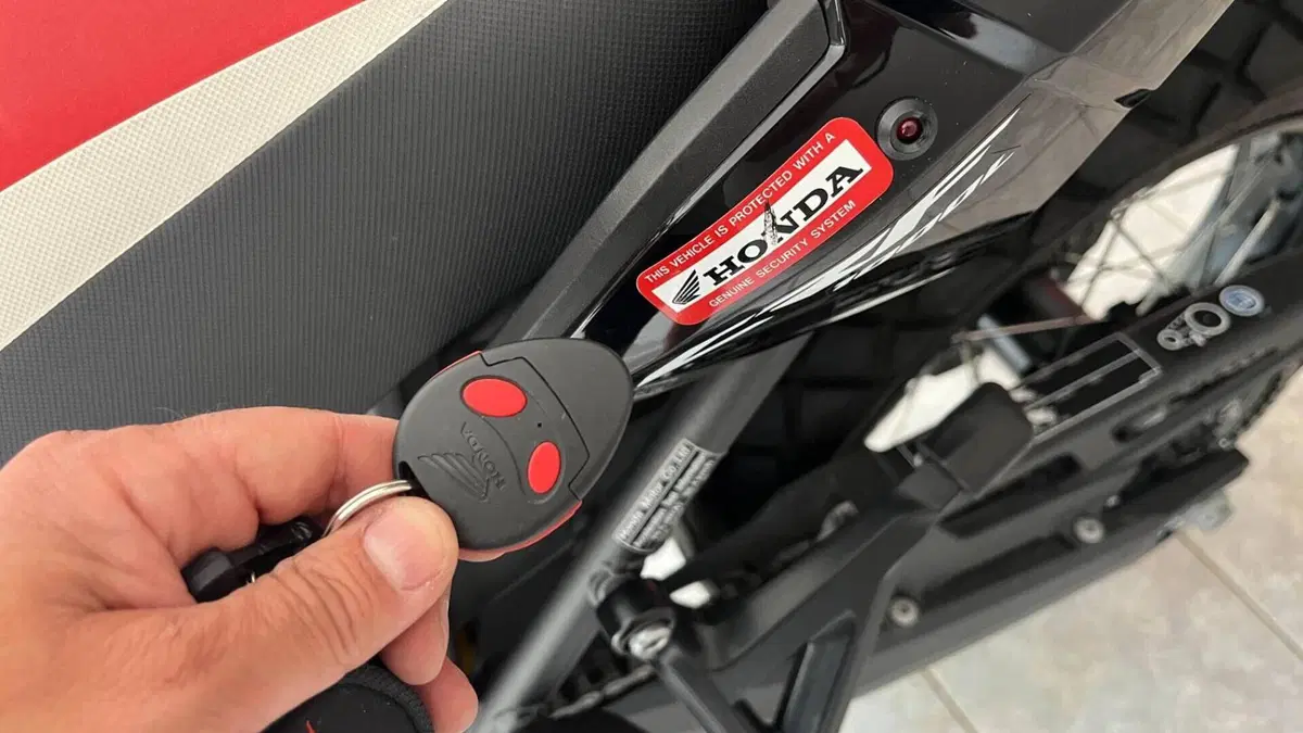 Honda Africa Twin CRF 1000L DCT ABS Travel Edition (2016 - 17)  (12)