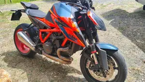 KTM 1290 Super Duke R (2021)  (3)