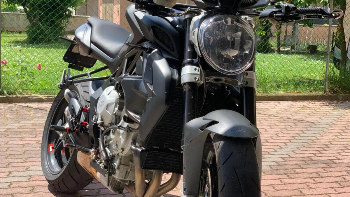 MV Agusta Brutale 800 (2012 - 15)  (2)
