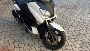 Yamaha X-Max 250 (2010 - 13)  (3)