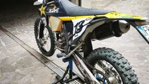 Husqvarna FE 350 Rockstar Edition (2022)  (2)
