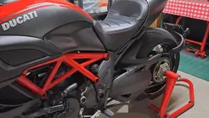 Ducati Diavel 1200 Carbon (2010 - 13)  (3)