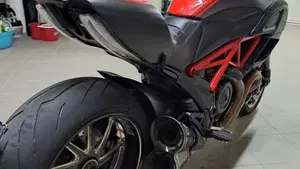 Ducati Diavel 1200 Carbon (2010 - 13)  (6)