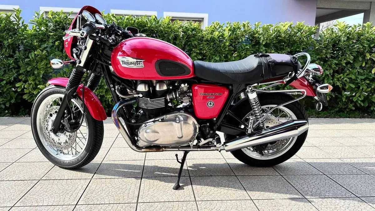 Triumph Thruxton 900 (2004 - 15)  (2)