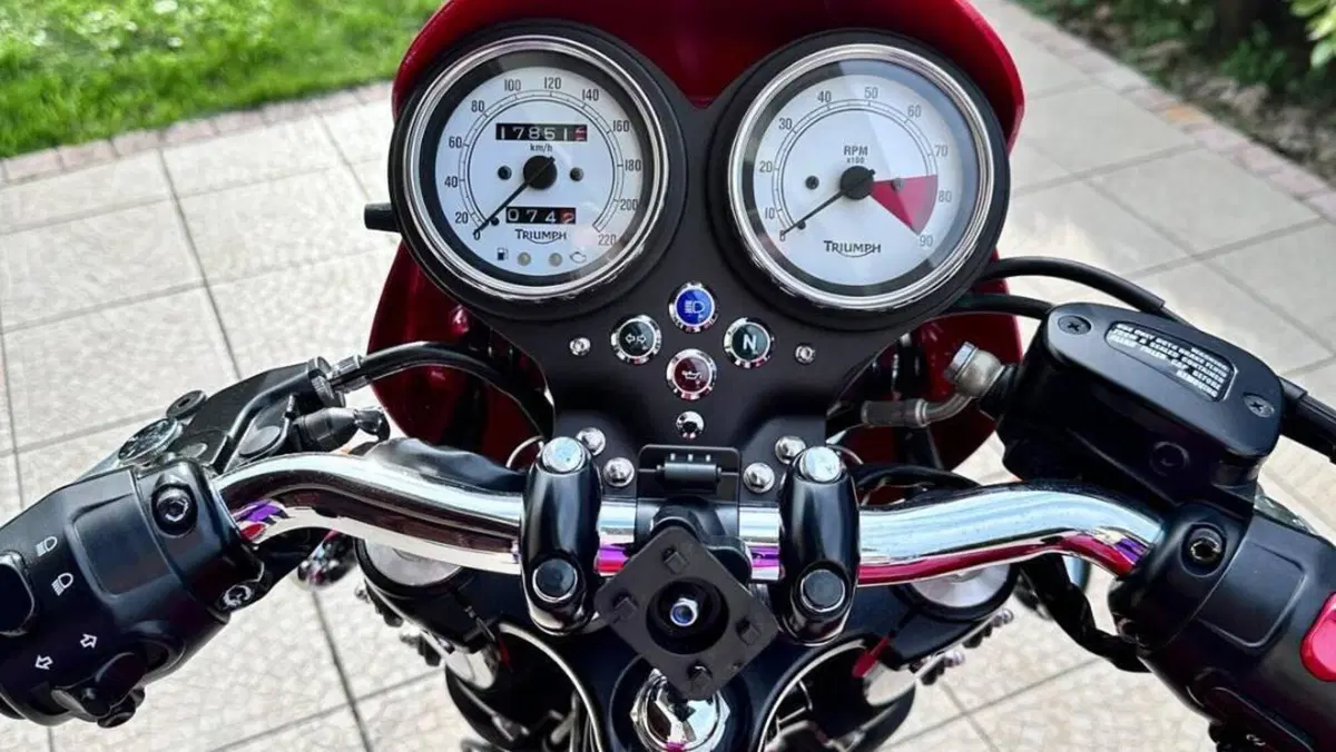 Triumph Thruxton 900 (2004 - 15)  (4)