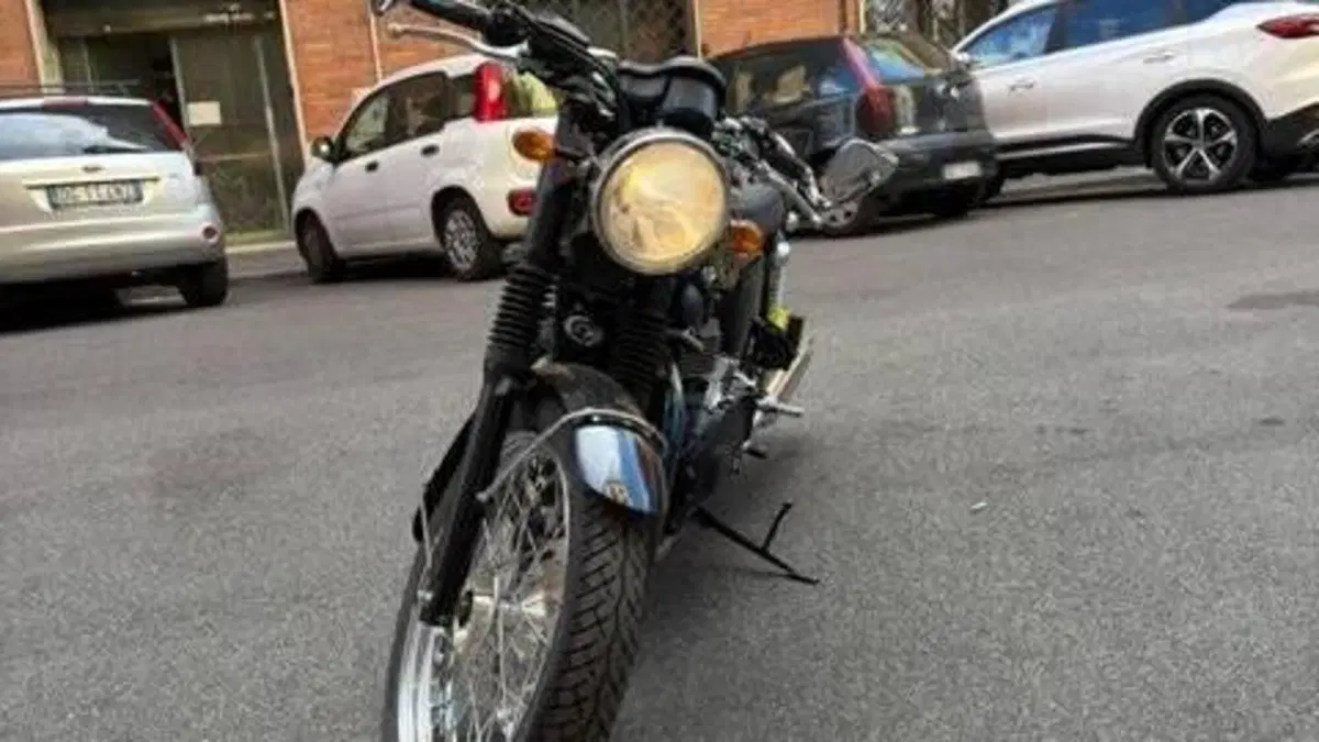 Triumph Bonneville (2007 - 16)  (2)