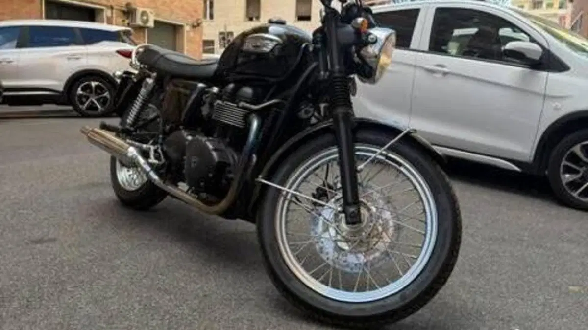 Triumph Bonneville (2007 - 16)  (3)