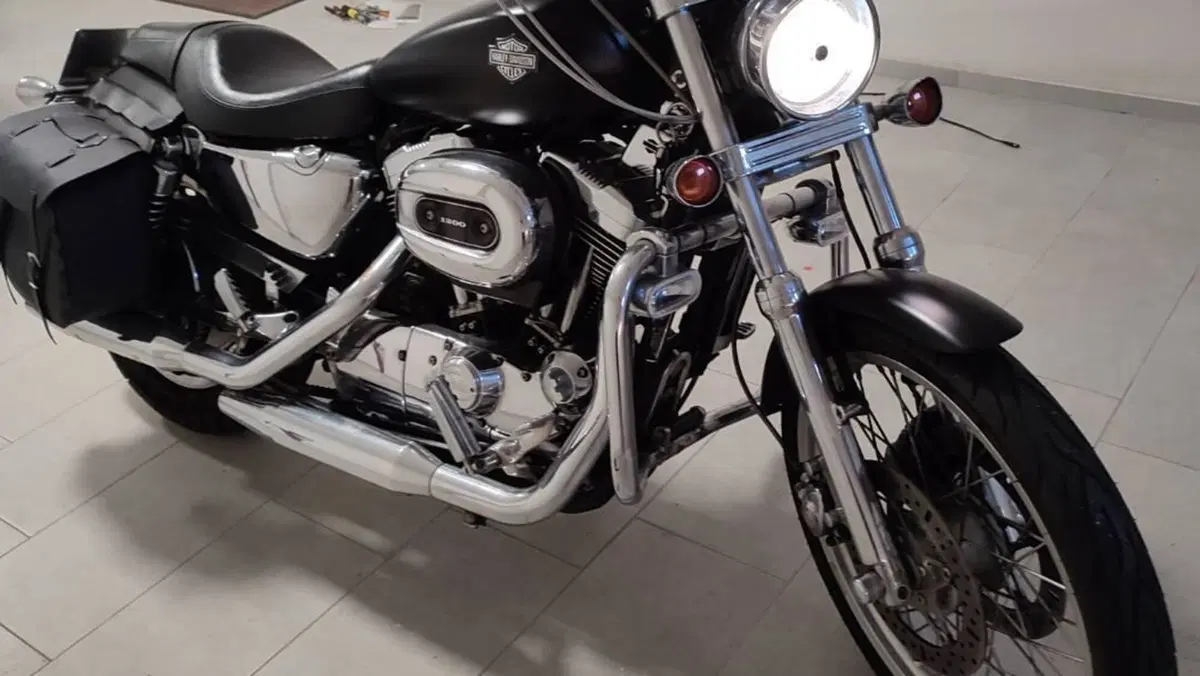 Harley-Davidson 1200 Custom (2004 - 06) - XL 1200C 