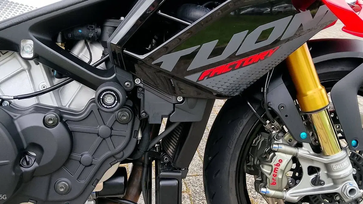 Aprilia Tuono V4 Factory (2025 - 26)  (5)