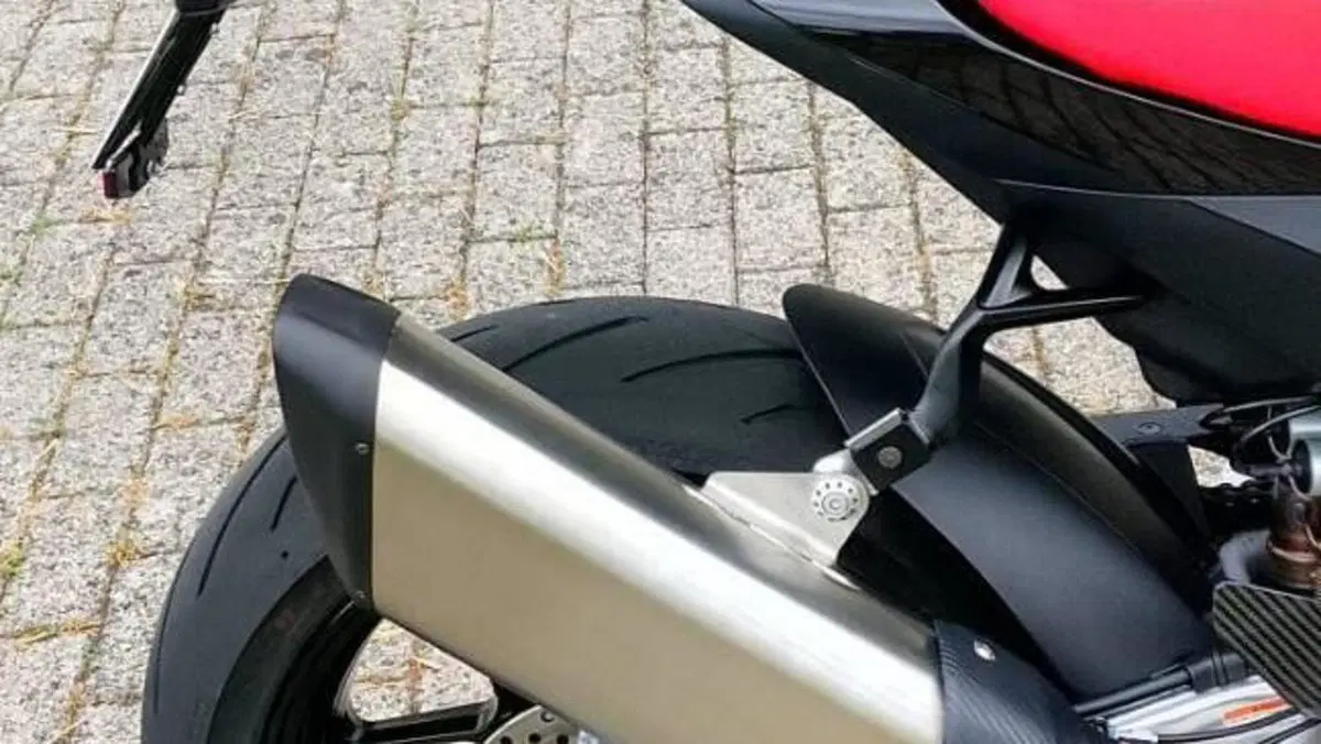 Aprilia Tuono V4 Factory (2025 - 26)  (6)