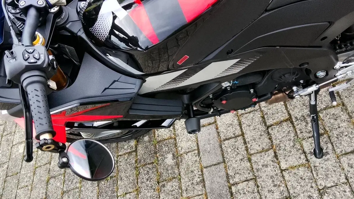 Aprilia Tuono V4 Factory (2025 - 26)  (7)