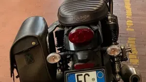 Triumph Street Twin 900 (2016)  (4)