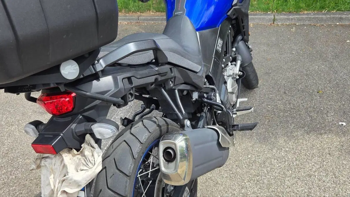 Suzuki V-Strom 650XT (2021 - 25)  (2)