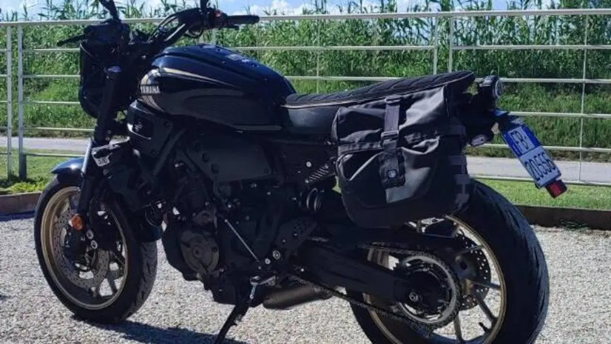 Yamaha XSR 700 (2022 - 26)  (8)