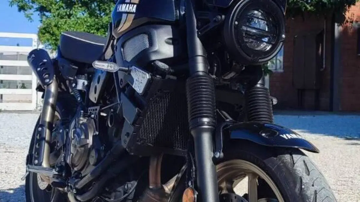 Yamaha XSR 700 (2022 - 26)  (12)