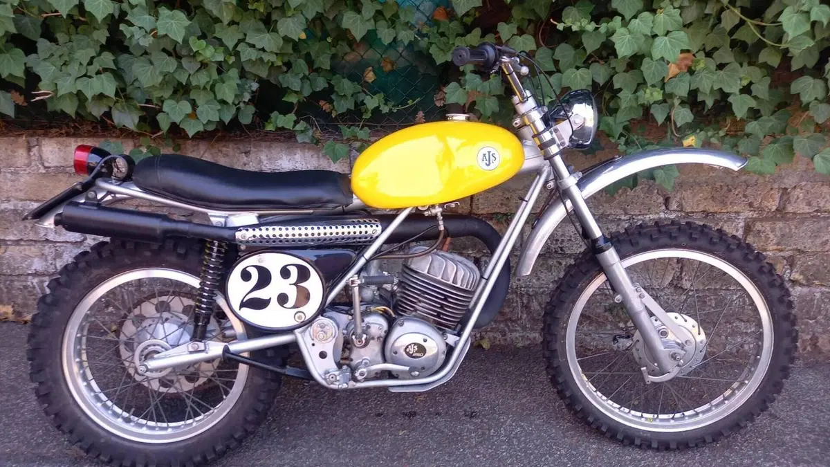 Ajs  