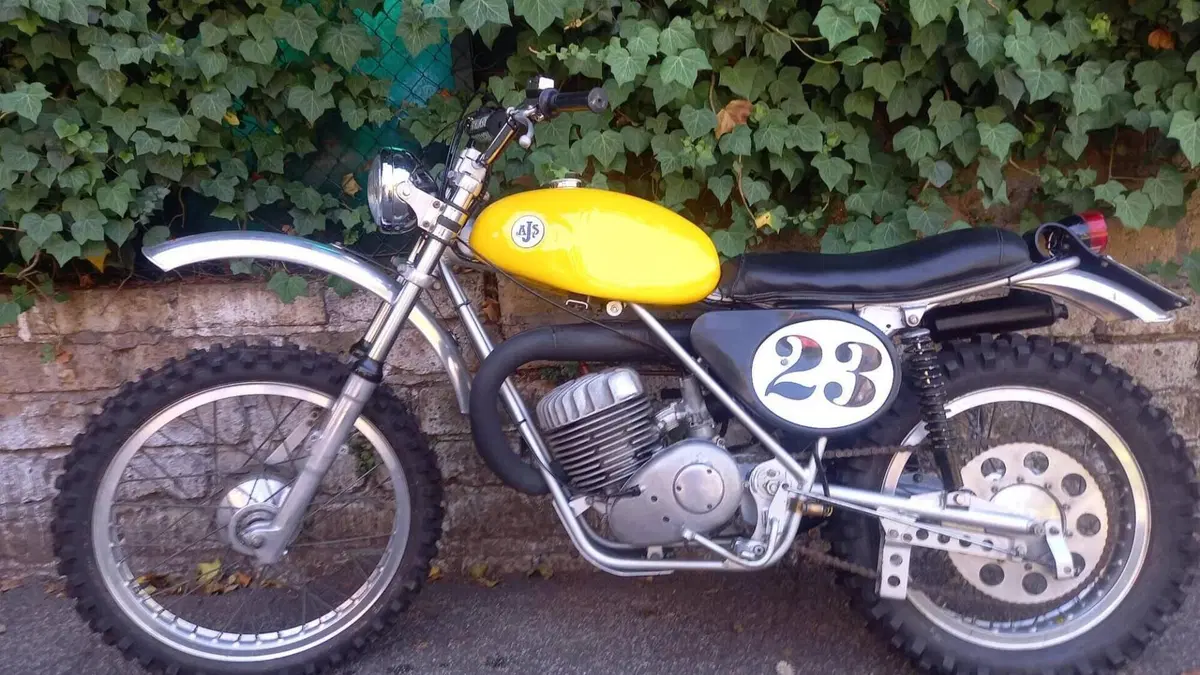 Ajs   (2)