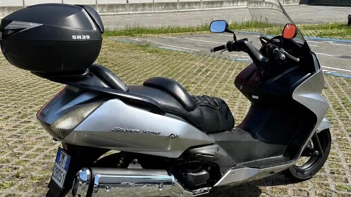 Honda Silver Wing 400 (2006 - 09)  (3)