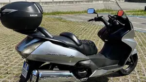Honda Silver Wing 400 (2006 - 09)  (3)