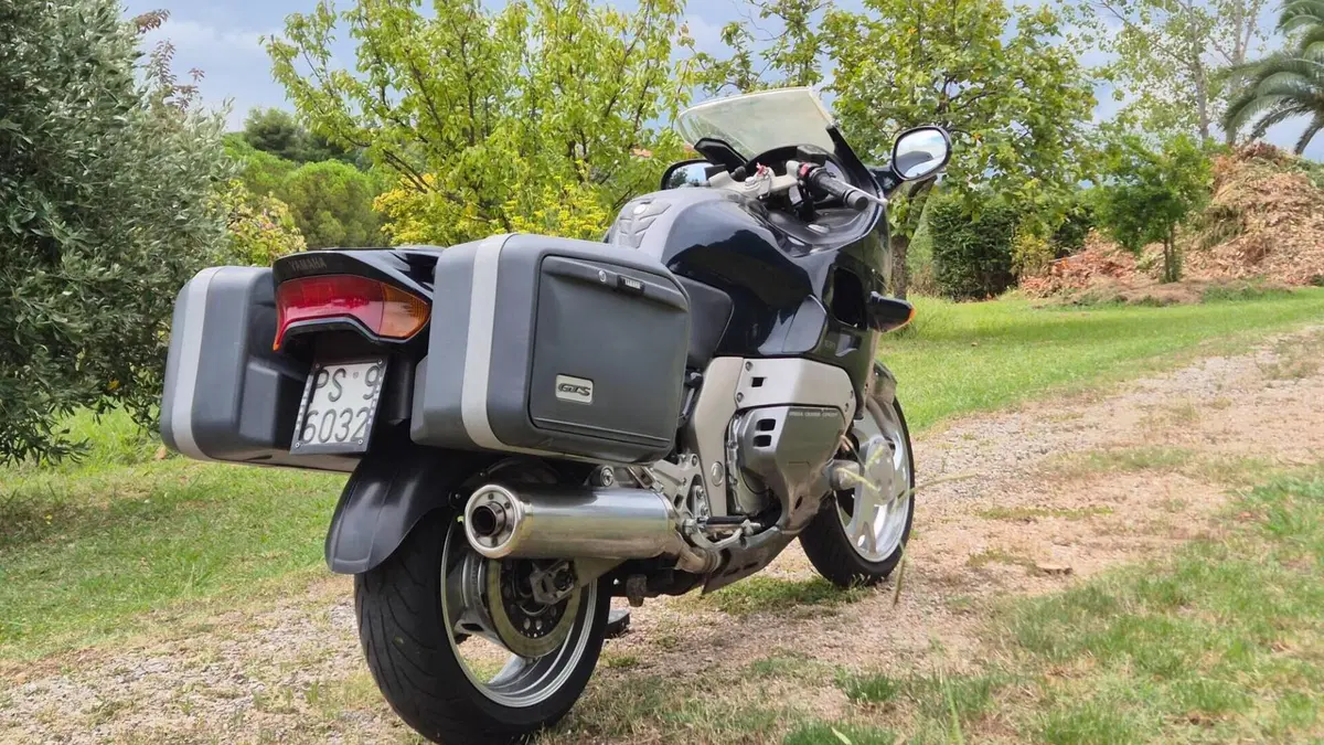 Yamaha   (6)