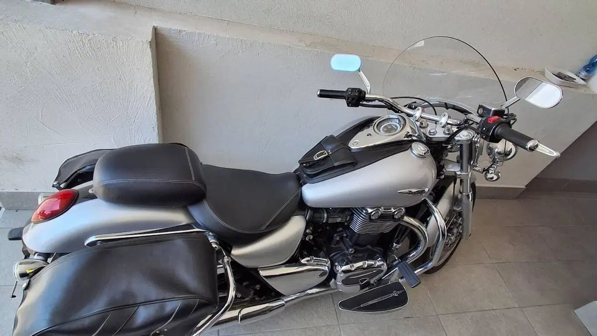 Triumph Thunderbird 1600 ABS  (2)