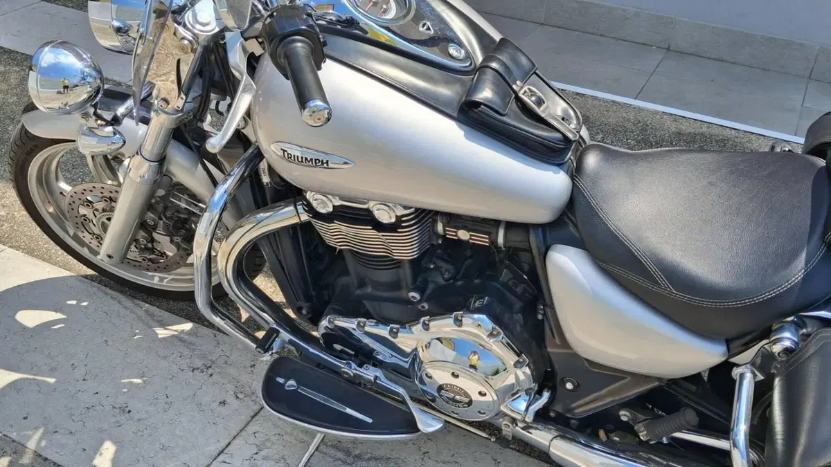 Triumph Thunderbird 1600 ABS  (4)