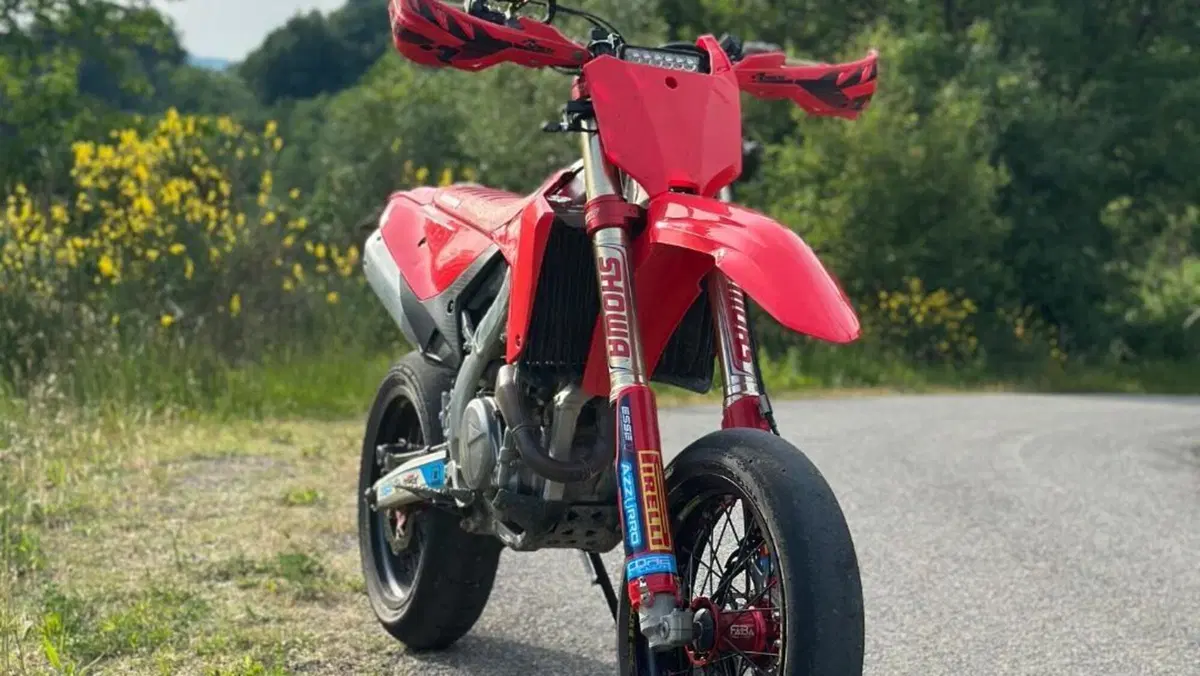 Honda CRF 450R (2022)  (2)