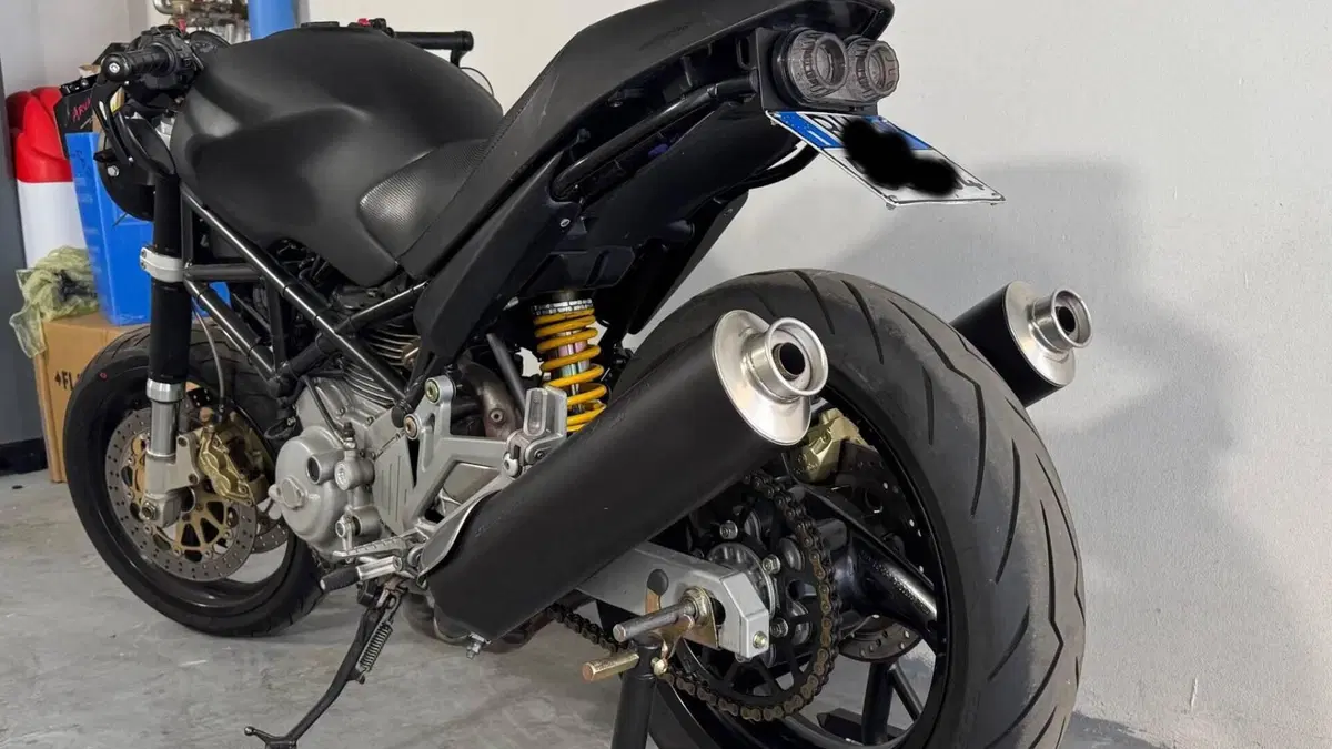Ducati Monster 620 Dark (2003 - 06)  (2)