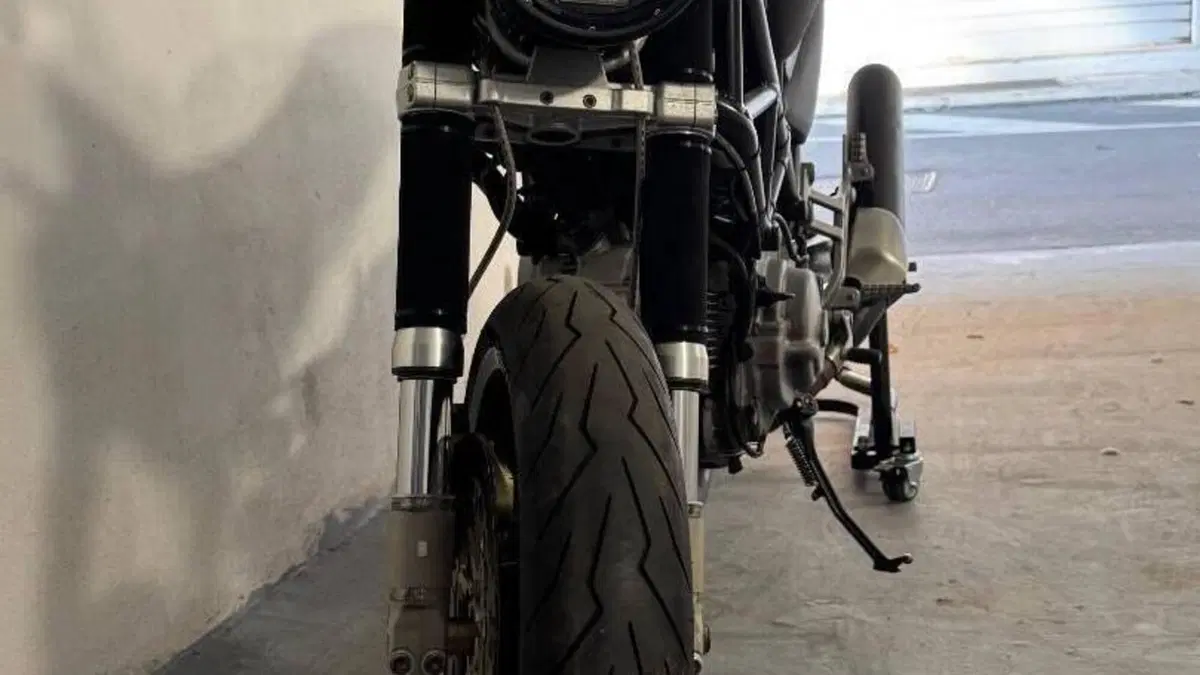 Ducati Monster 620 Dark (2003 - 06)  (9)