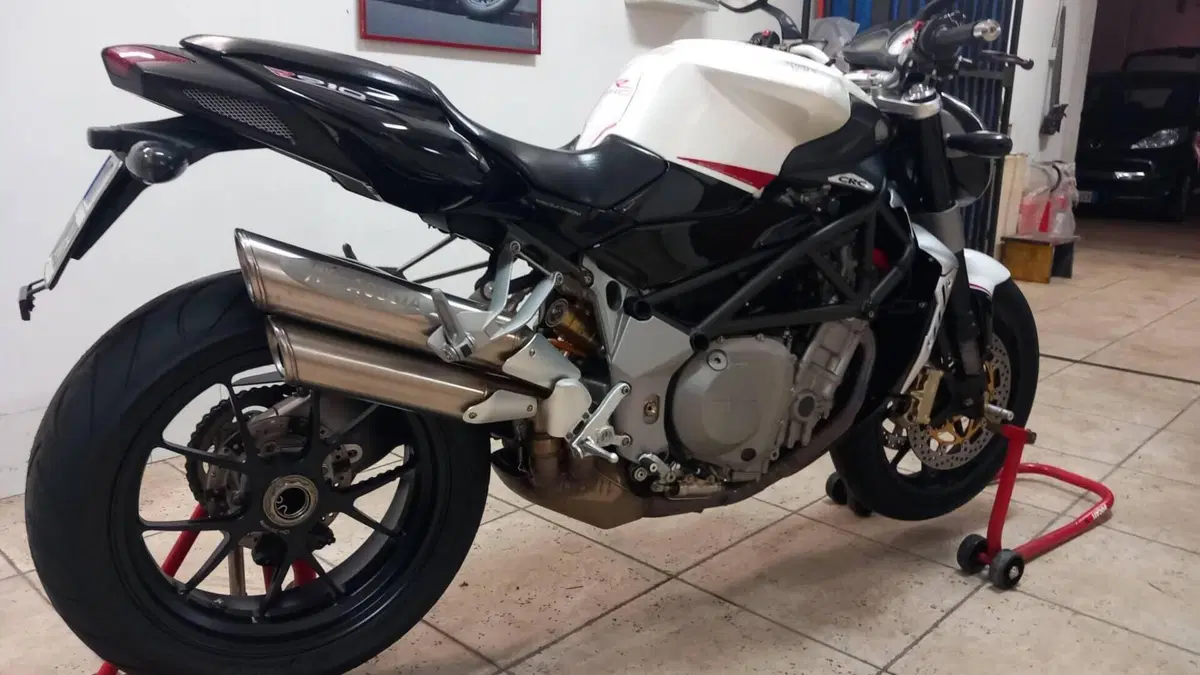 MV Agusta Brutale 910 R (2006 - 11)  (2)
