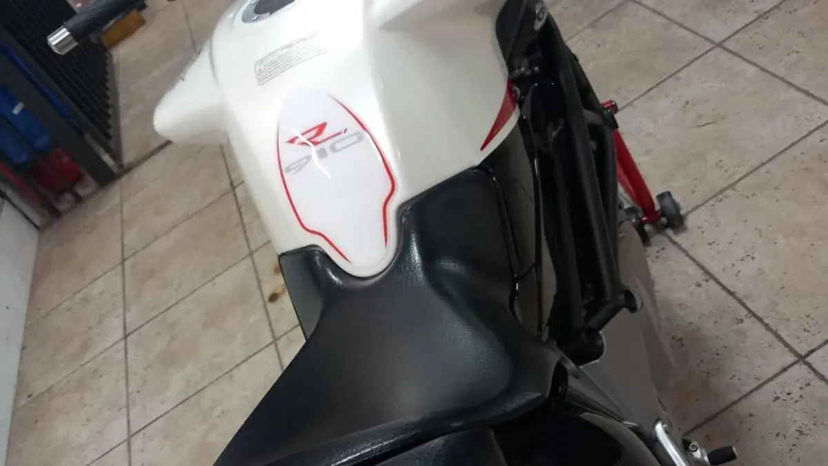 MV Agusta Brutale 910 R (2006 - 11)  (6)