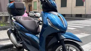 Piaggio Beverly 300 ABS-ASR (2021 - 25)  (3)