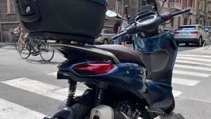 Piaggio Beverly 300 ABS-ASR (2021 - 25)  (4)